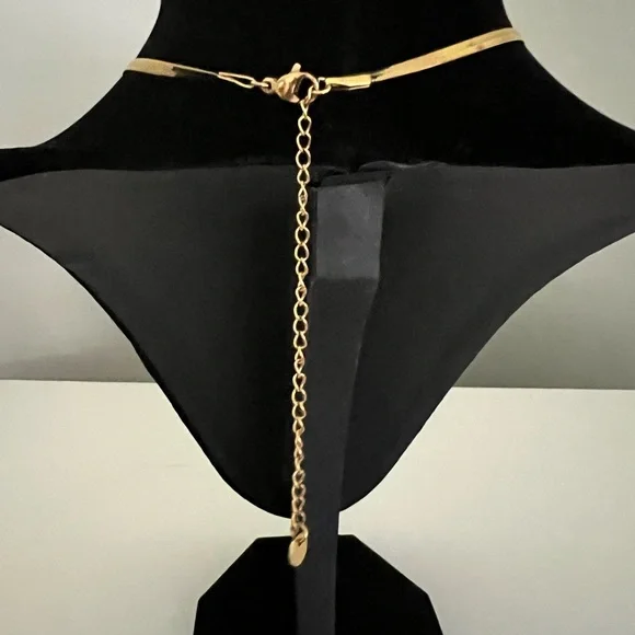 Elegant Gold Iridescent Crystal Padlock LV Charm with Necklace - Picture 5 of 5